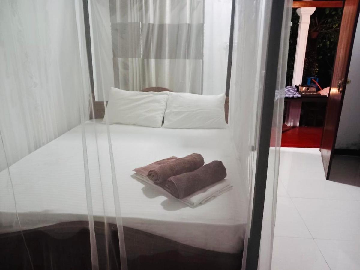 Lotus Villa Mirissa Kültér fotó
