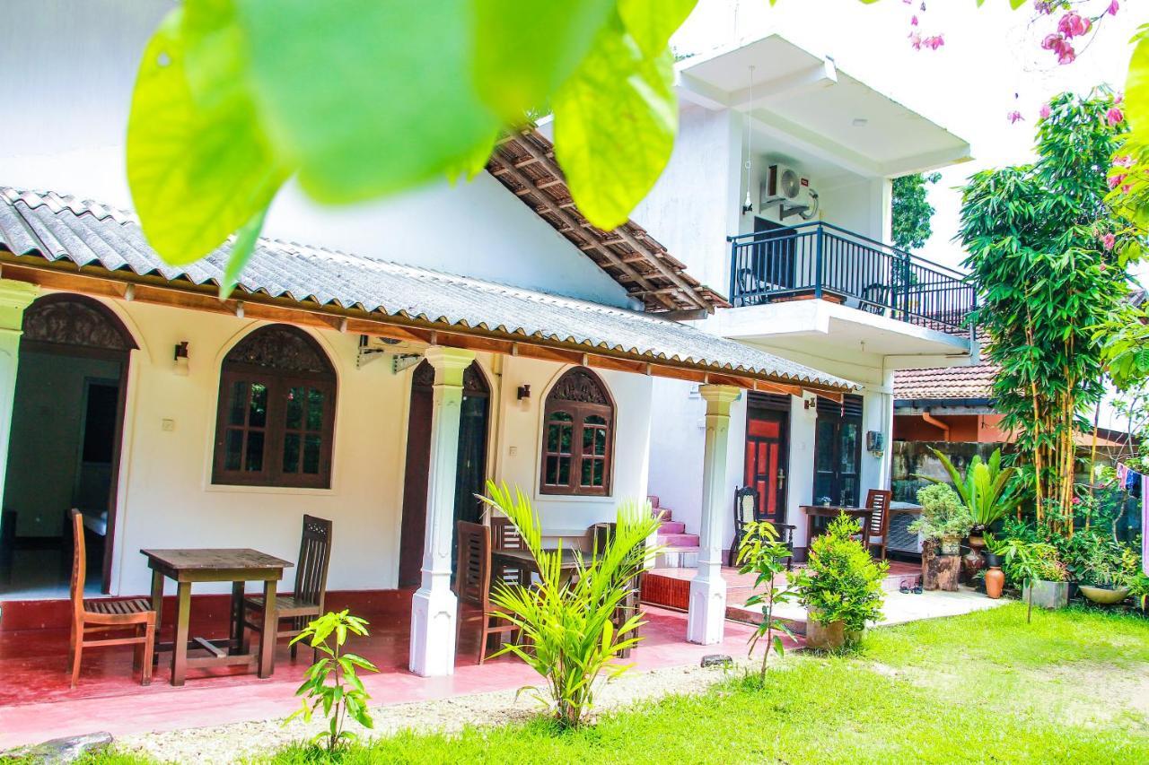 Lotus Villa Mirissa Kültér fotó
